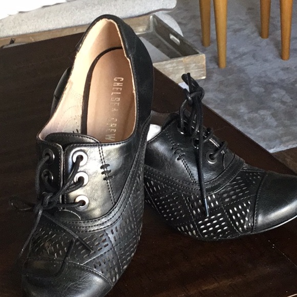 Chelsea Crew - Picture 1 of 3